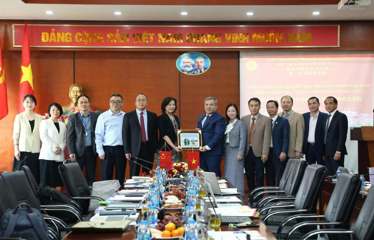 BAI Delegation Visits Vietnam for Academic Exchanges